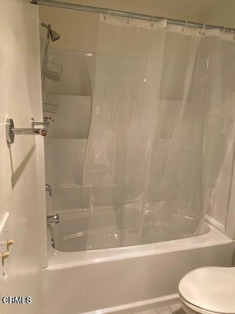 330 S Mentor Ave Unit 233, Pasadena, CA 91106 - full bath featuring shower / tub combo with curtain and toilet