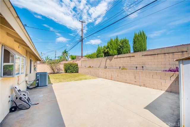 3328 La Puente Rd, West Covina, CA 91792 - view of patio / terrace featuring cooling unit