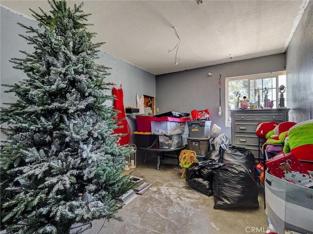 20715 Teton Rd, Apple Valley, CA 92308 - view of storage