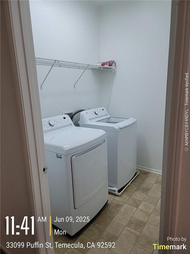 33099 Puffin St, Temecula, CA 92592 - laundry room with independent washer and dryer