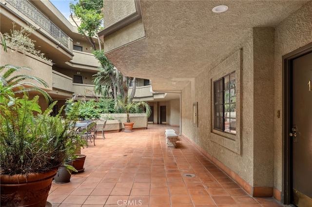 221 S Oak Knoll Ave Unit 308, Pasadena, CA 91101 - view of patio / terrace