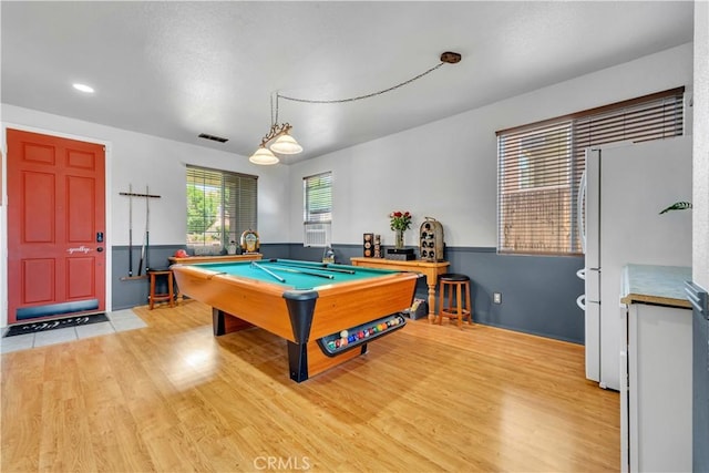 2832 Owens Way, Rosamond, CA 93560 - recreation room featuring billiards table, light wood-style flooring, and recessed lighting