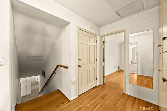 85 S San Rafael Ave, Pasadena, CA 91105 - foyer entrance featuring wood finished floors