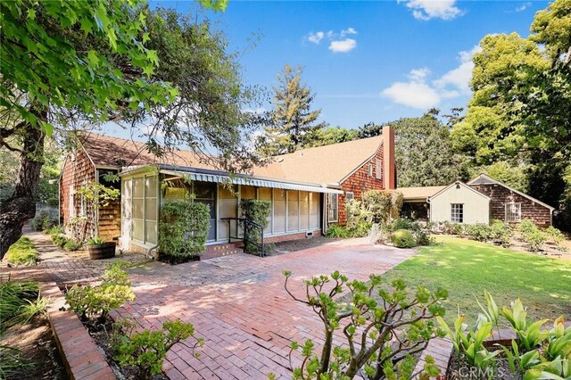 85 S San Rafael Ave, Pasadena, CA 91105 - single story home with a front yard
