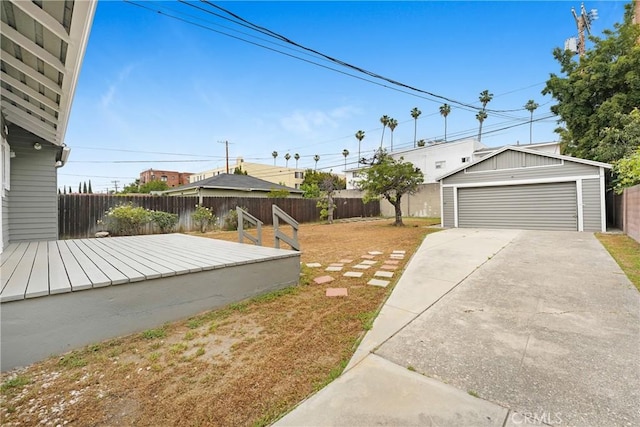 142 S Ardmore Ave, Los Angeles, CA 90004 - view of yard featuring an outbuilding and a garage