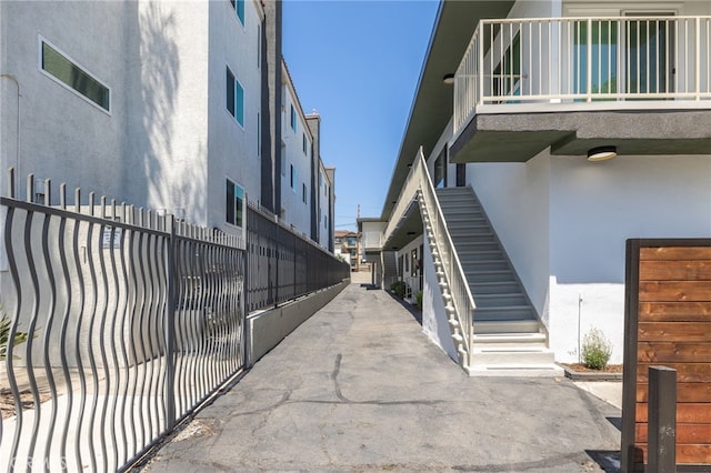 3337 S Durango Ave, Los Angeles, CA 90034 - view of home's community with stairway