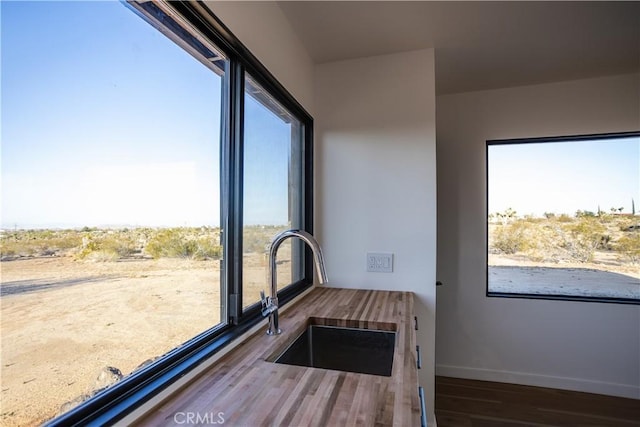 3977 Sage Ave, Yucca Valley, CA 92284 - unfurnished sunroom with a sink