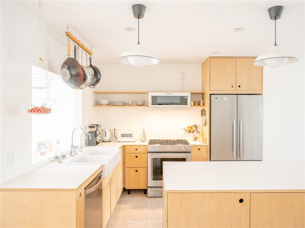 12907 Sunburst St, Los Angeles, CA 91331 - photo 1