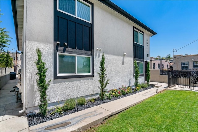 4071 Melrose Ave Unit 1, Los Angeles, CA 90029 - view of side of home featuring stucco siding