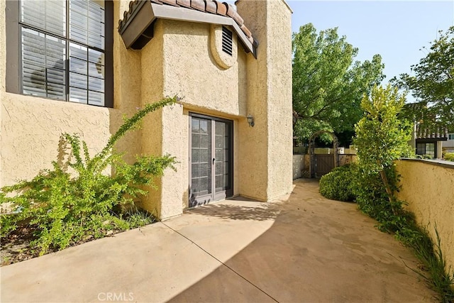 1202 Monte Sereno Dr, Thousand Oaks, CA 91360 - entrance to property with a patio area and stucco siding