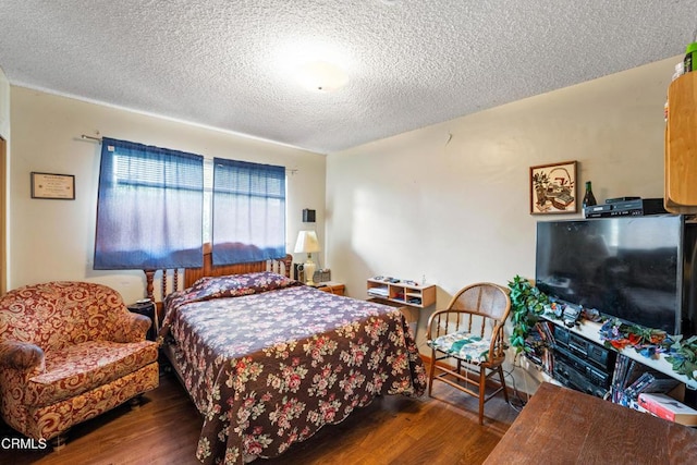 4320 Hamilton Ave, Oxnard, CA 93033 - bedroom featuring wood finished floors and a textured ceiling