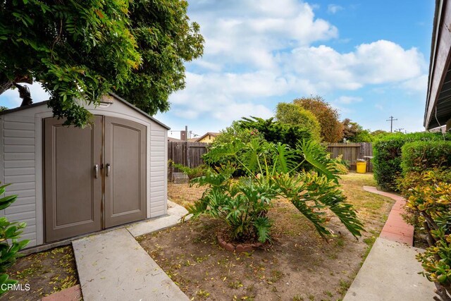 4320 Hamilton Ave, Oxnard, CA 93033 - fenced backyard with a shed