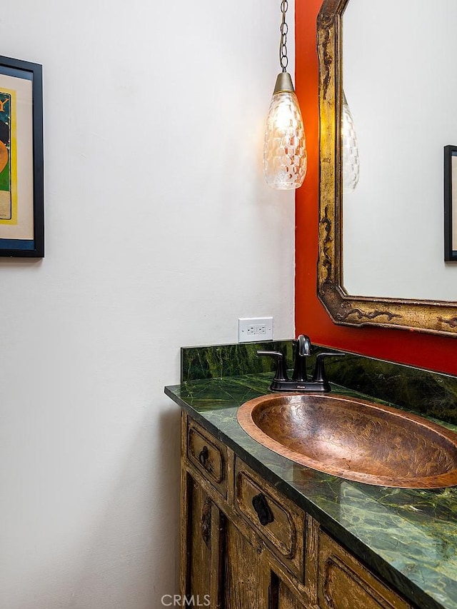 1045 S Orange Grove Blvd Unit 4, Pasadena, CA 91105 - bathroom featuring vanity