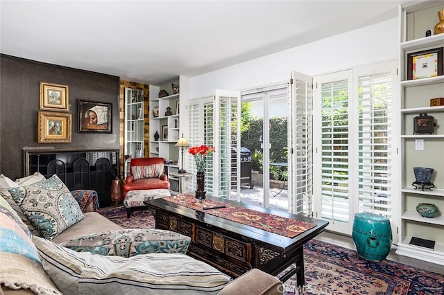 1045 S Orange Grove Blvd Unit 4, Pasadena, CA 91105 - living room featuring wood finished floors