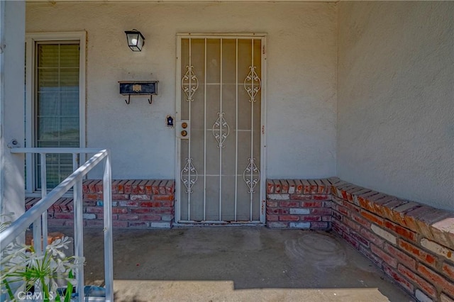 1640 Shirley St, Merced, CA 95341 - entrance to property featuring stucco siding