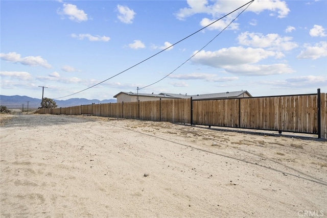 18531 E Palmdale Blvd, Palmdale, CA 93591 - view of yard featuring a mountain view