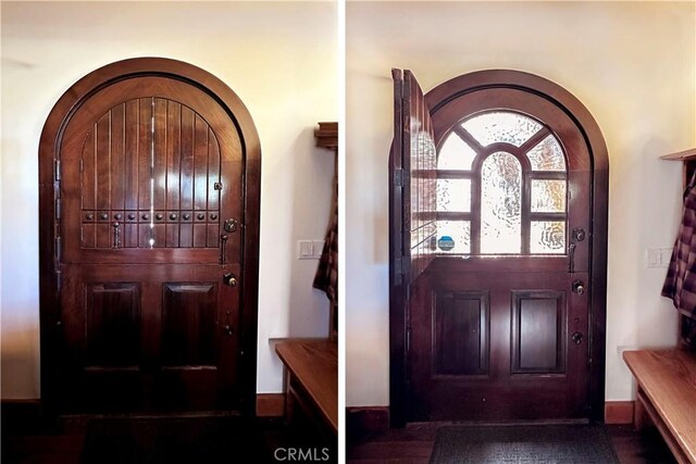 28545 Wabash Dr, Lake Arrowhead, CA 92352 - entrance foyer with arched walkways and baseboards