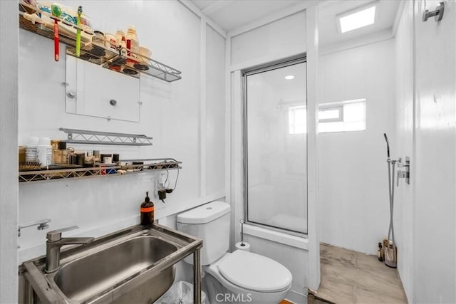 84951 Amboy Rd Unit 29, Palms, CA 92277 - full bath with a sink, toilet, and a shower with door