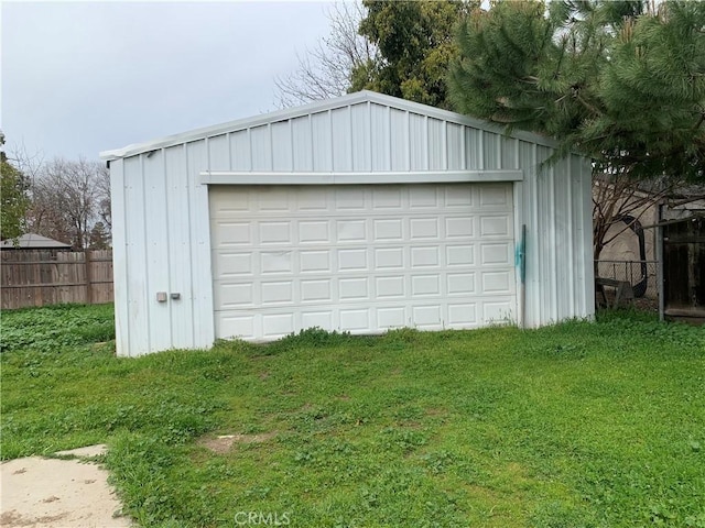 12933 Main St, Waterford, CA 95386 - view of detached garage