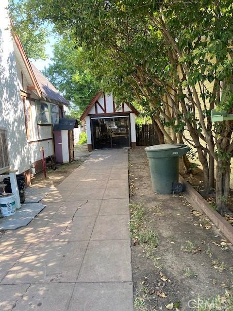 261 W 26th St, Merced, CA 95340 - photo 11