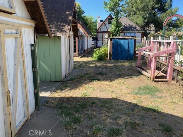 261 W 26th St, Merced, CA 95340 - photo 13