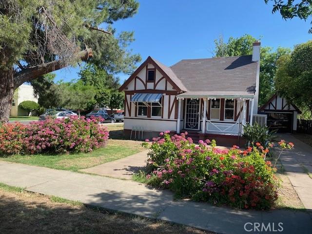261 W 26th St, Merced, CA 95340 - photo 1