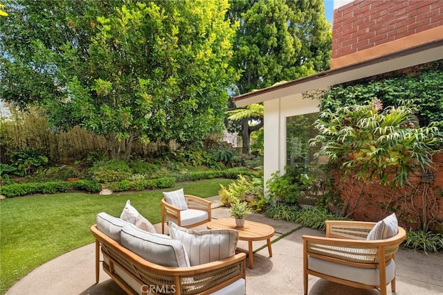 6 Rue Marseilles, Newport Beach, CA 92660 - view of patio with an outdoor hangout area