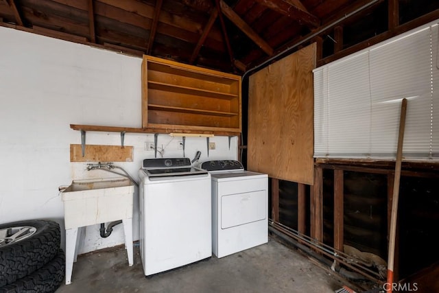 3618 Maine Ave, Long Beach, CA 90806 - laundry area with washer and dryer
