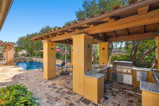 97 Canyon Crk, Irvine, CA 92603 - view of patio featuring a sink