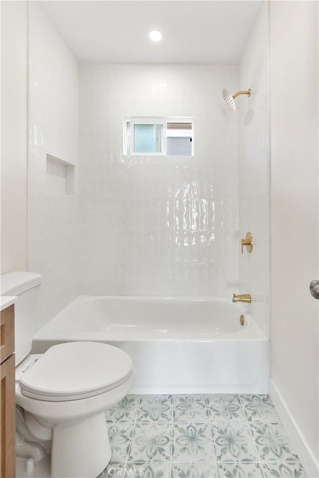 1027 E 10th St, Long Beach, CA 90813 - full bathroom featuring  shower combination and vanity