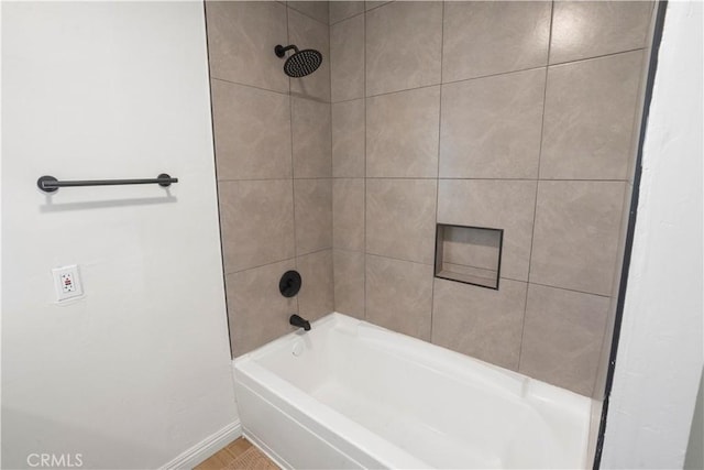 1212 Woodrow Ave, Bakersfield, CA 93308 - full bath with  shower combination and baseboards