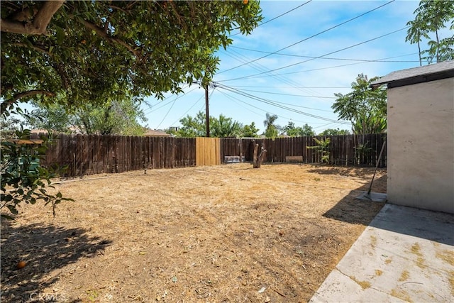 1212 Woodrow Ave, Bakersfield, CA 93308 - view of fenced backyard
