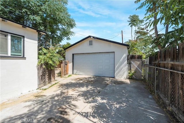 1212 Woodrow Ave, Bakersfield, CA 93308 - view of detached garage