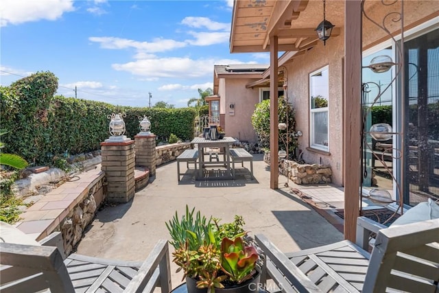 7860 La Fiesta Dr, Buena Park, CA 90620 - view of patio / terrace with outdoor dining space