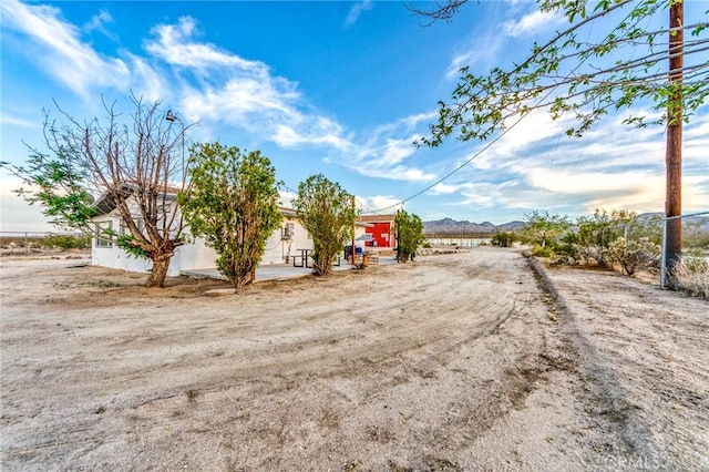 64952 Twentynine Palms Hwy, Joshua Tree, CA 92252 - view of yard featuring a mountain view