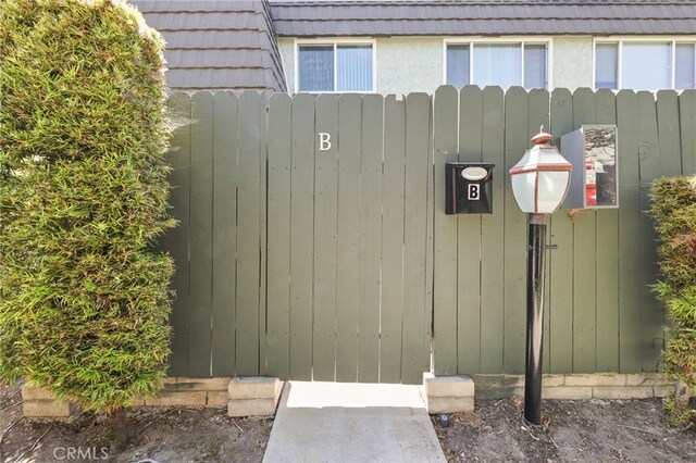 1634 Iowa St Unit B, Costa Mesa, CA 92626 - exterior view of a gate