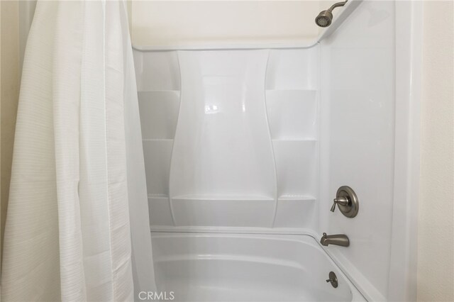 1634 Iowa St Unit B, Costa Mesa, CA 92626 - bathroom with shower / tub combo with curtain