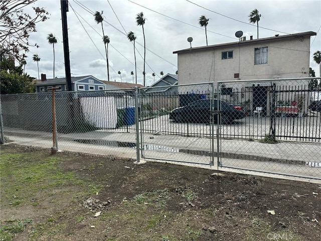 342 W 76th St, Los Angeles, CA 90003 - view of gate