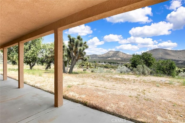 4426 Oil Well Rd, Phelan, CA 92371 - view of patio with a mountain view