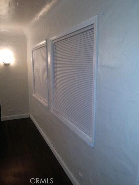 1505 Victoria Dr, Modesto, CA 95351 - detailed view of baseboards