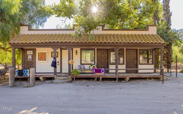 10484 Creek Rd, Oak View, CA 93022 - view of front of home with a porch