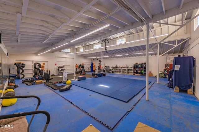 10484 Creek Rd, Oak View, CA 93022 - view of garage