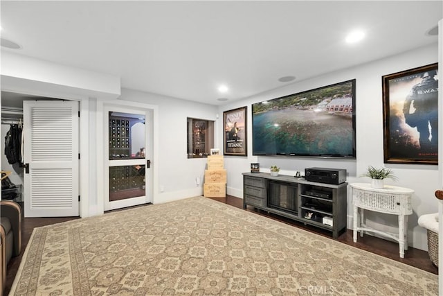 624 6th St, Manhattan Beach, CA 90266 - living room with recessed lighting