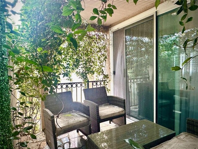 518 Hawthorne St, Glendale, CA 91204 - photo 8