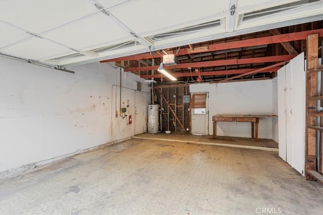 895 Huston Dr, Riverside, CA 92507 - garage featuring water heater