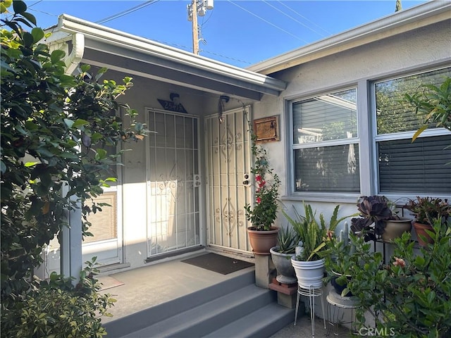 25352543 Cross St, La Crescenta, CA 91214 - doorway to property featuring stucco siding