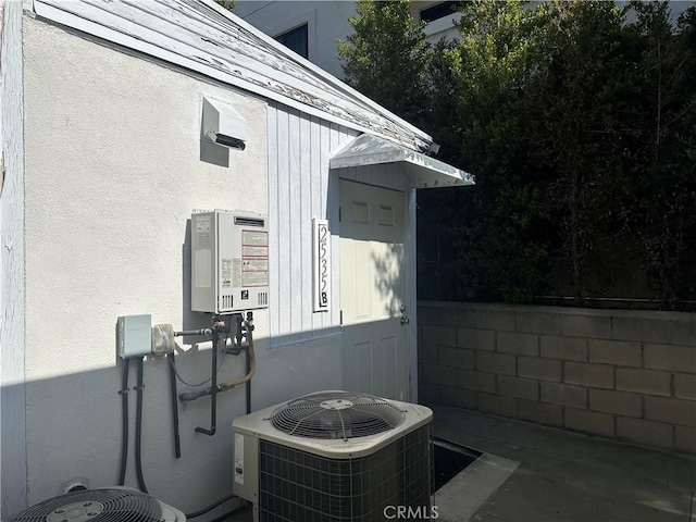 25352543 Cross St, La Crescenta, CA 91214 - exterior view of central AC and stucco siding