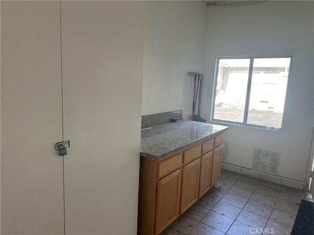 25352543 Cross St, La Crescenta, CA 91214 - kitchen featuring light tile patterned floors
