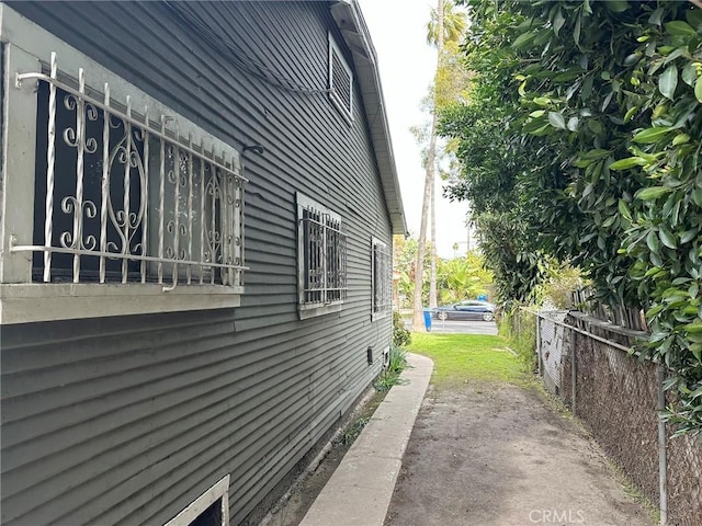 342 W 76th St, Los Angeles, CA 90003 - view of side of home