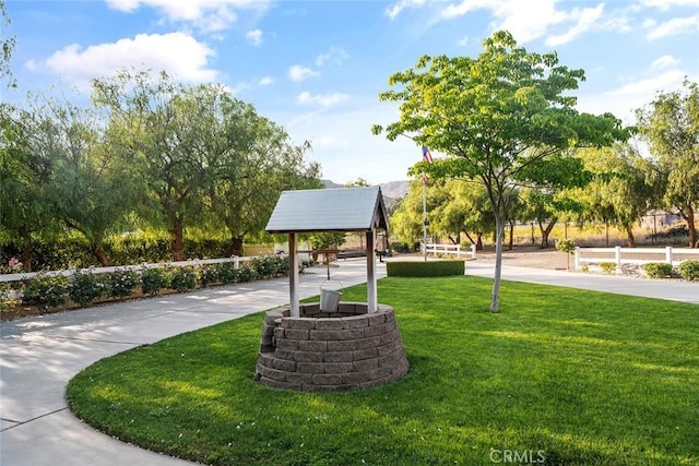 23592 Beech St, Hemet, CA 92545 - surrounding community featuring a lawn